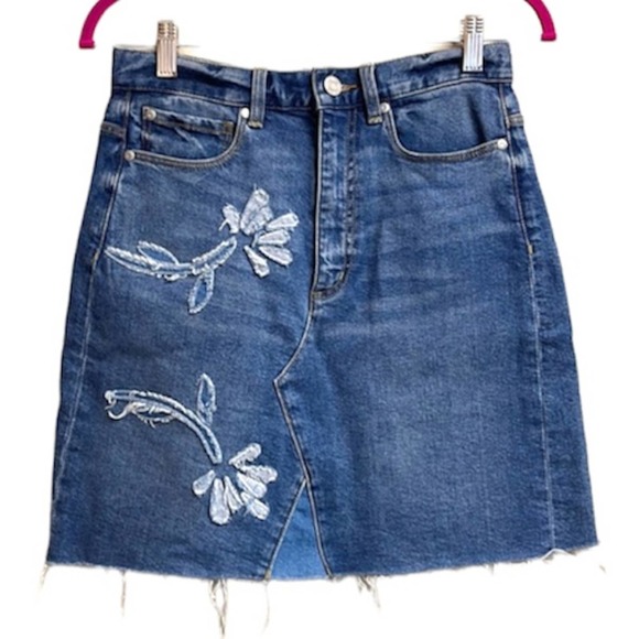 LA VIE REBECCA TAYLOR Floral Patch Denim Skirt NWT Size 26